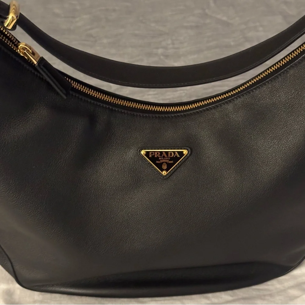 NWOT Prada Arque Large Black Leather Shoulder Bag - Picture 5 of 13